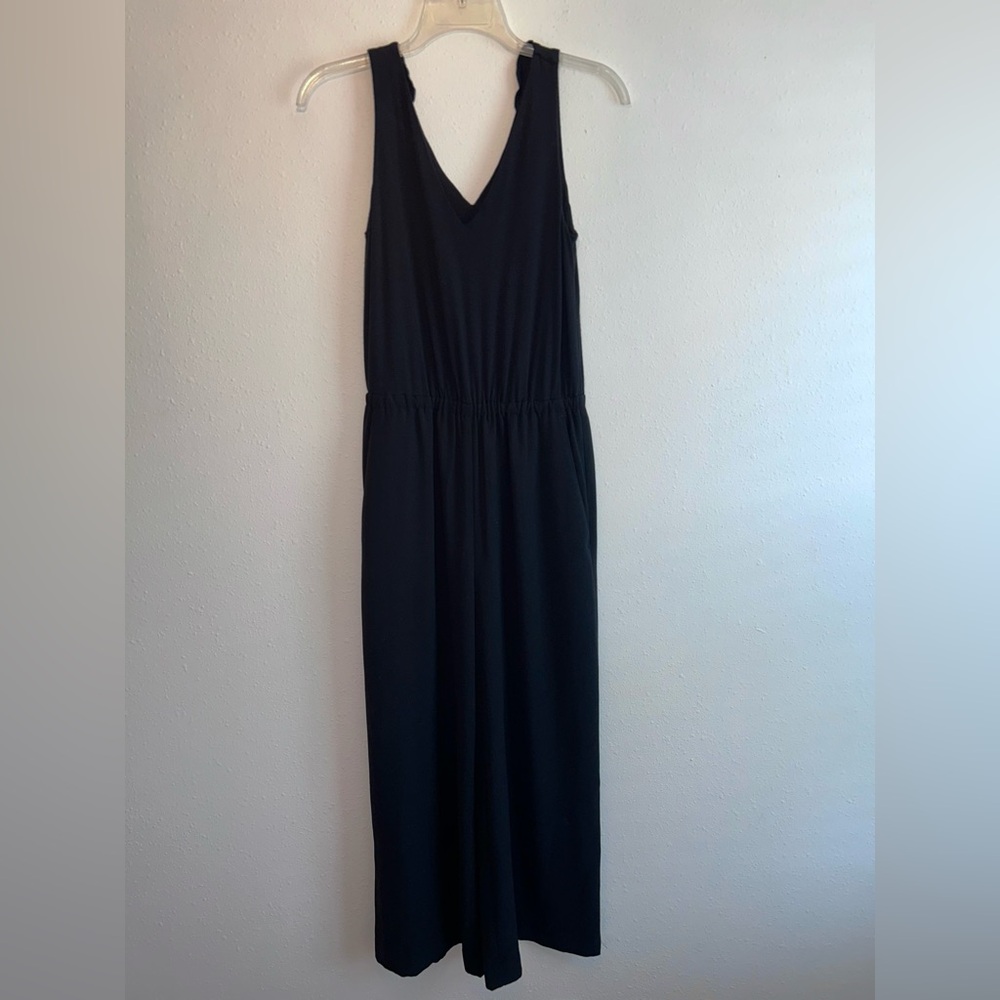 LOFT Black Sleeveless Jumpsuit Sz XS Pockets Ruffle Minimalist Mixed Media